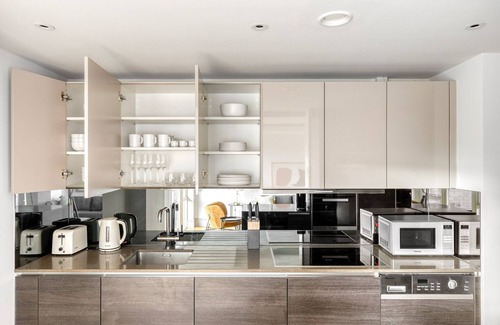 Primrose Hill Apartment | Upscale St Johns Wood 2BR w/Balcony, nr Regents Park, by Blueground