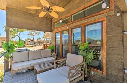 Austin House | Upscale Tiny Home - Boho-Chic Austin Getaway!
