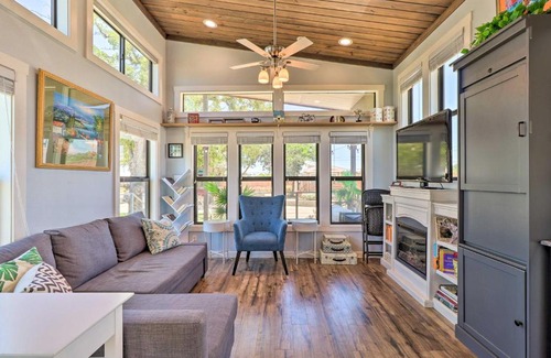 Austin House | Upscale Tiny Home - Boho-Chic Austin Getaway!