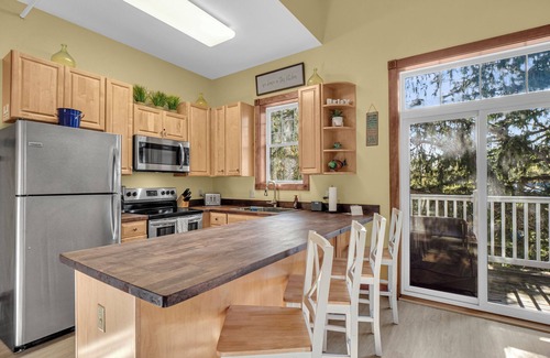Elkhart Lake Villa | Upscale Waterfront and Pool View Condo!