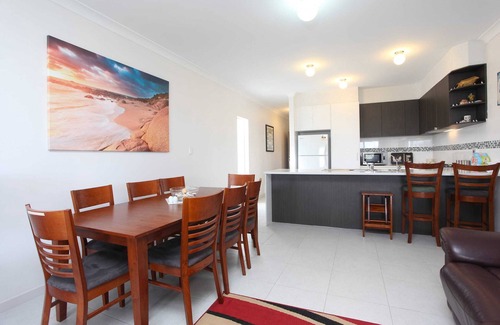 Hayborough Apartment | Upstairs 13 Elliot Avenue Hayborough