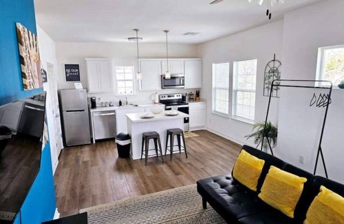 Denver Heights House | Upstairs duplex prime location
