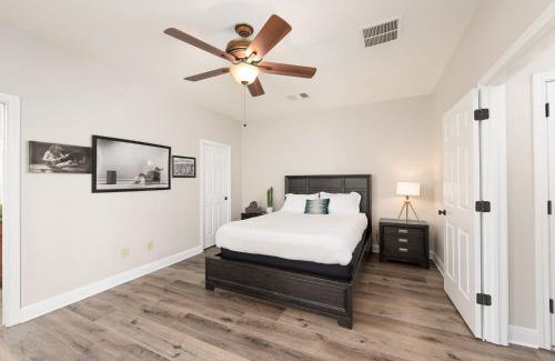 Govalle House | Upstay East Austin Retreat w Yard - 5min to Downtown