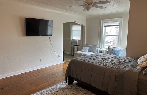 Lyn-Lake Apartment | uptown apartmentsnSteps from Lake Calhoun, Urban Minneapolis Gem!