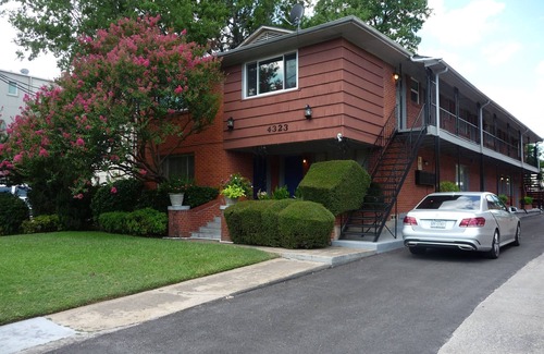 Knox - Henderson Apartment | Uptown Dallas - Bright 1 bd #4, WiFi, Parking, Near Restaurants & Shops & Safe