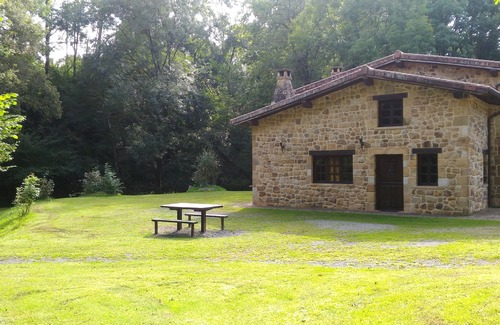 Entrambasaguas Cottage | Ur Valley 2. Near beaches and Cabárceno 8 adults and 4 children