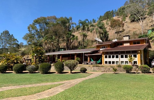 Teresopolis House | Urban comfort in a totally rural setting