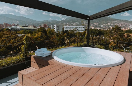 Laureles Apartment | Urban & Comfortable Unit steps from Unicentro Mall