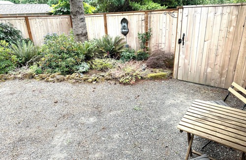 Lewisville Apartment | Urban corporate apartment in charming Battle Ground with WiFi