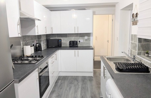 Colchester Apartment | Urban Ease - CO4