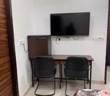 Old Rajinder Nagar Apartment | Urban ease homestay