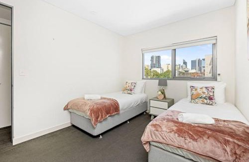 East Perth Apartment | Urban Elegance 3bdrm Catbus Perthcbd,waca,optus