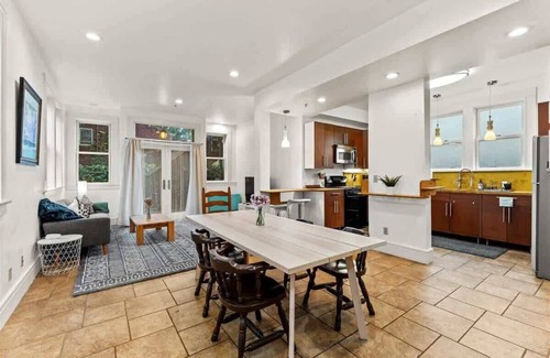 Central Berkeley Apartment | #Urban Elegance 3BR With Parking, Near UC, BART & Downtown