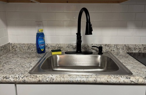 Westwood House | Urban Escape: Cozy 1BR in Cheviot, Near Shopping