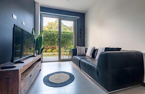 Santa Ana Apartment | Urban Flats Studios by Corporate Stays