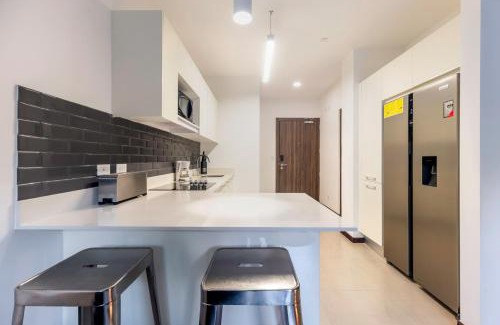 Santa Ana Apartment | Urban Flats Studios by Corporate Stays
