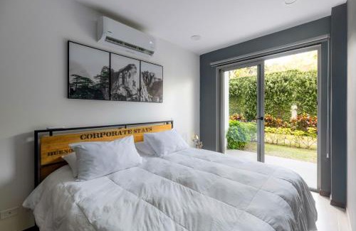 Santa Ana Apartment | Urban Flats Studios by Corporate Stays