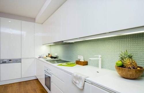 Karlin Apartment | Urban Hideway - Bright apartment in Trendy Karlin