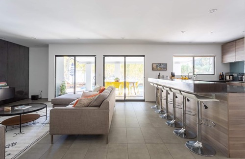 Camelback East House | Urban Iconic Retreat Pool, B-Ball, Near Airport