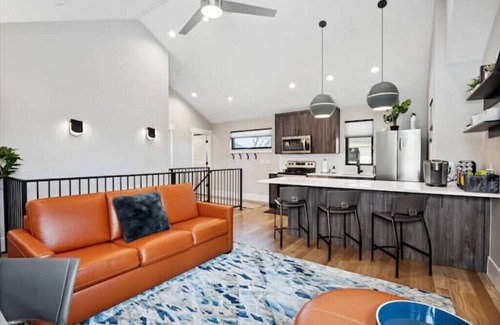 Superior House | Urban Modern Guest House