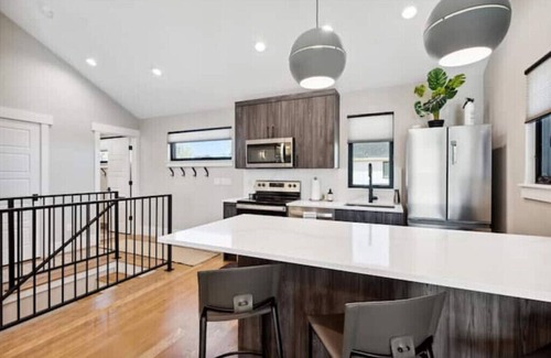 Superior House | Urban Modern Guest House
