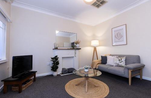 Albury Apartment | Urban Oasis