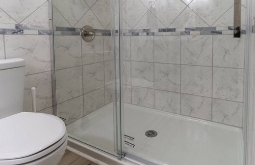 Downtown House | Urban Oasis: Newly Renovated Luxury Townhome -2BR Kingbed - 1Mile from Downtown