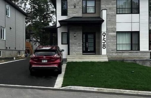 Beauport Apartment | Urban Refuge in Beauport