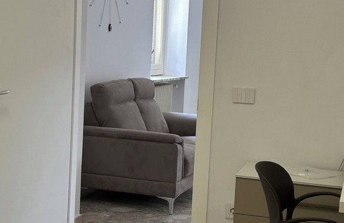 Lamezia Terme Apartment | Urban style meets cozy comfort