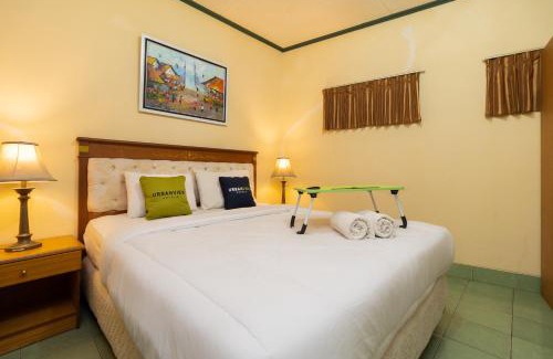 Cisarua Hotel | Urbanview Hotel Griya Astoeti 2 Cisarua Puncak