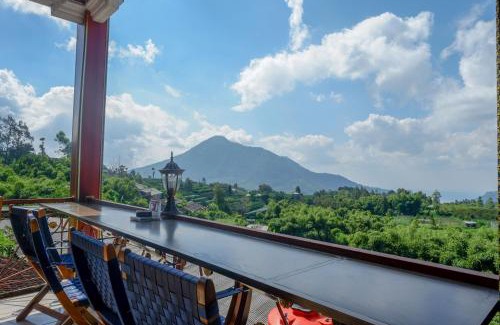 Kopeng Hotel | Urbanview Hotel Mountain Palace Kopeng