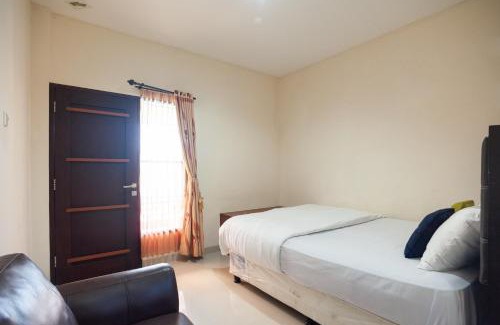 Cisarua Hotel | Urbanview Hotel Syariah Villa SM Cisarua Puncak by RedDoorz