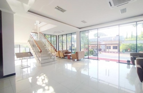 Semarang Hotel | Urbanview Wisma Wirasatya Akpol Semarang by RedDoorz