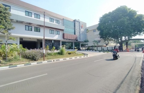 Semarang Hotel | Urbanview Wisma Wirasatya Akpol Semarang by RedDoorz