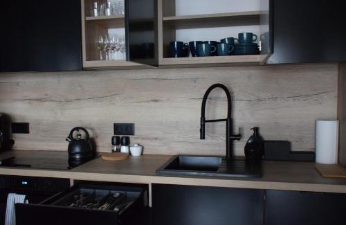 Stare Miasto District Apartment | Uroczy apartament z widokiem i darmowym parkingiem