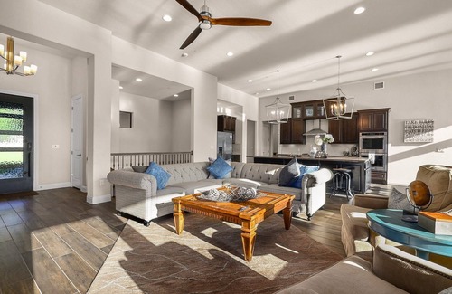 Steiner Ranch House | UT Football Fave - Waterfront, Private Mini Beach!