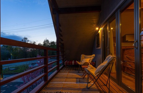 Kitasaku-gun Cottage | Uta A log house designed in the image of a teddy b/Kitasaku-gun Nagano