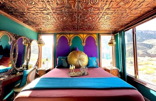 Virgin House | Utah Tiny House for a King Sized Zion Glamping Escape