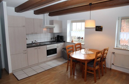 Uttum Apartment | Uttumer Mühle: Bentje - Gemütliche Og-wohnung für 4 Personen im Müllerhaus der Uttumer Mühle