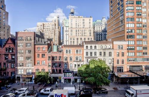 Lincoln Square Apartment | UWS 2br w elevator in-unit wd nr central park NYC-1301