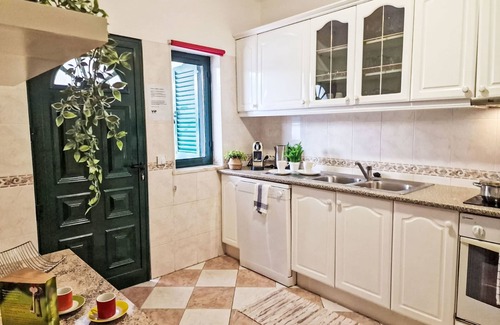 Urbanizacao dos Calicos House | V2 Caliços by Interhome