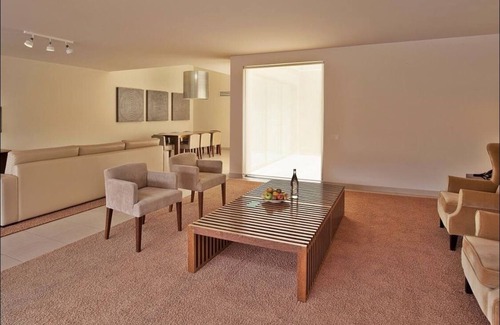 Salgados Villa | V4 lagoon villa with private pool