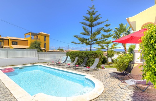 Parchal Villa | V6 Menir - with a capacity for 12 people.