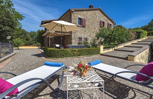 Civitella in Val di Chiana House | Vacation home for 9 guests with 350m² in Civitella In Val Di Chiana (295197)