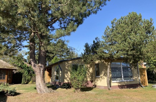 Feldberger Seenlandschaft House | Vacation home between the lakes with garden, family-friendly