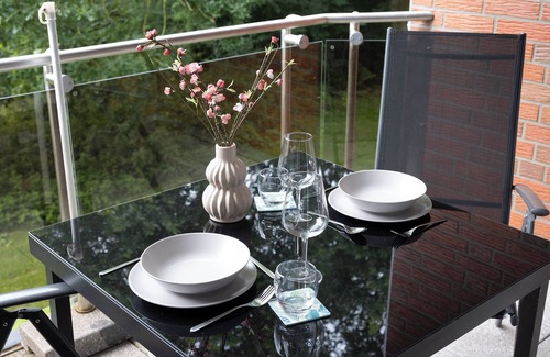Wremen Apartment | Vacation apartment Nordseebrise. Inviting and with balcony.