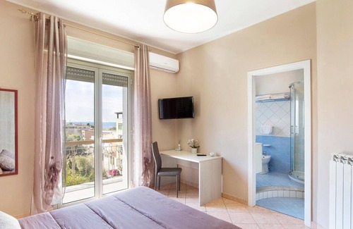 Villa San Giovanni Apartment | Vacation apartment in Villa San Giovanni, just 10 km from Messina and 15 km from Reggio Calabria.