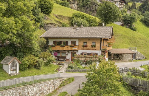 Moso in Passiria Apartment | Vacation apartments with panoramic mountain views