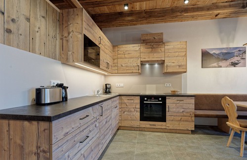 Valle Aurina Apartment | Vacation apartment "Tischlerhof Alm" with balcony and mountain view