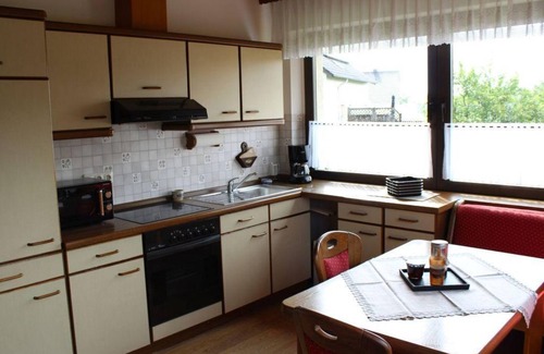 Darscheid Apartment | Vacation apartment at Irlenbach - 5-bed vacation apartment bathroom/WC, 3 bedrooms